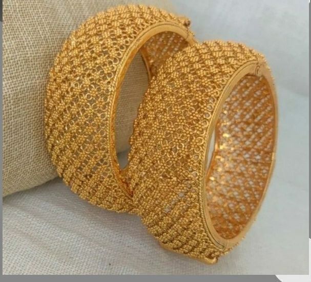 Handcrafted detailing – Best Trending Gold Bangle Designs