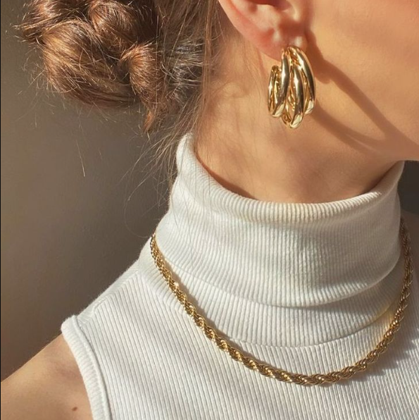 Trendy gold jewellery style ideas for casual wear